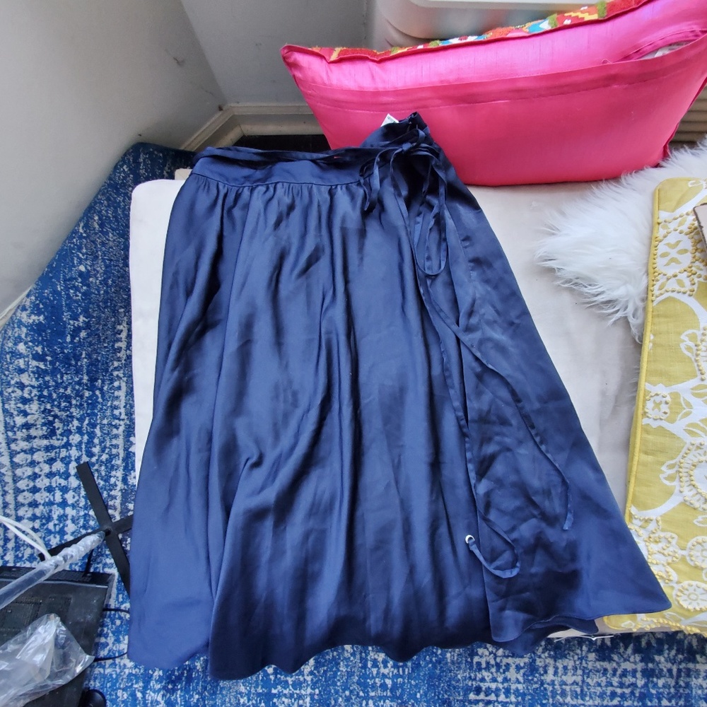 NWOT Zara Satin Navy Blue Midi Skirt Medium